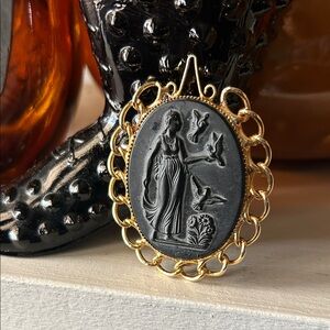 Vintage Black Cameo Pendant Mourning Brooch